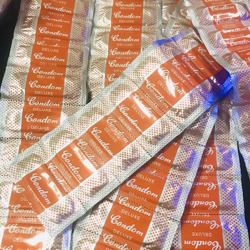 DELUXE kondom, lubrikovaný – 1 ks